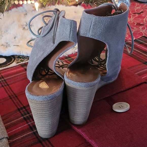 Jeffrey Campbell Suede Coralie Wedges in Taupe sz9 - Picture 3 of 3
